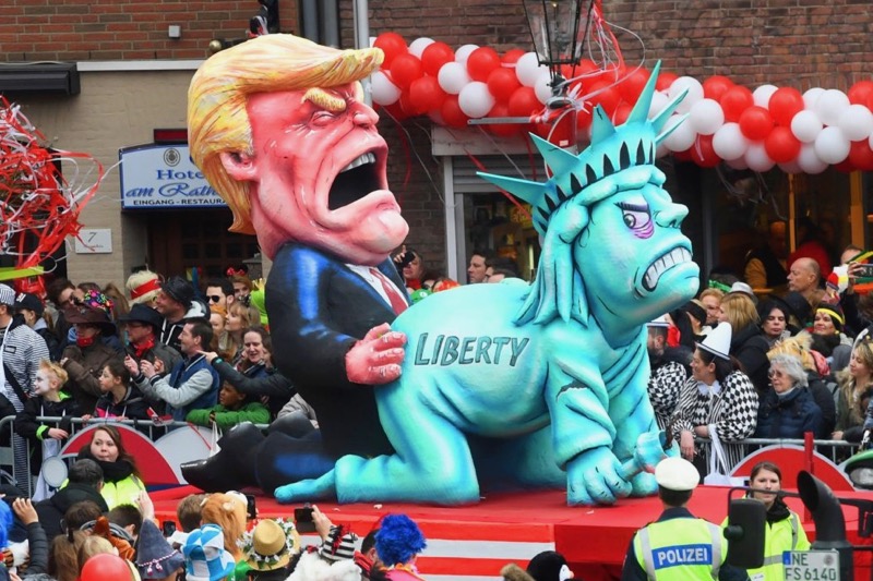 Trump parade float 1